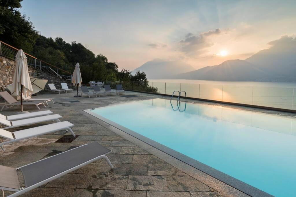 Beautiful Poolside And Stunning Lake View Gardenia Беллано Экстерьер фото